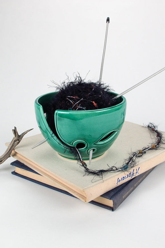 Emerald green yarn bowl leaves