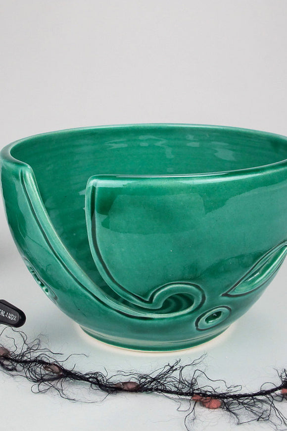 Emerald green yarn bowl leaves