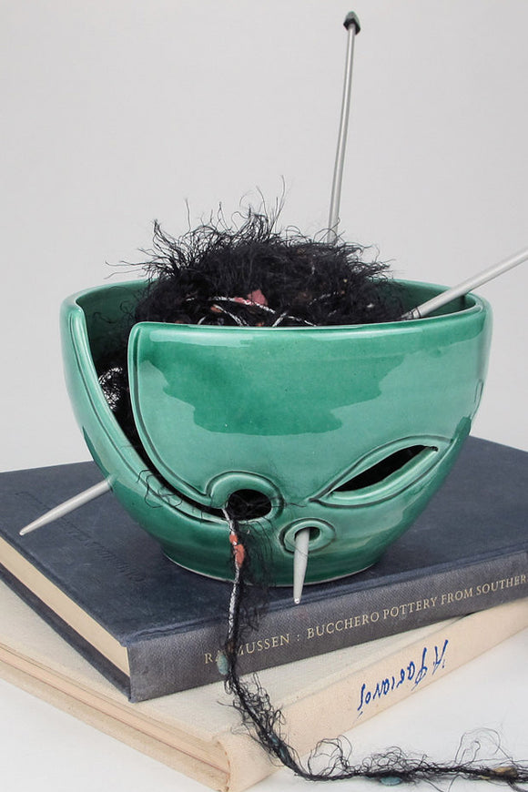Emerald green yarn bowl leaves